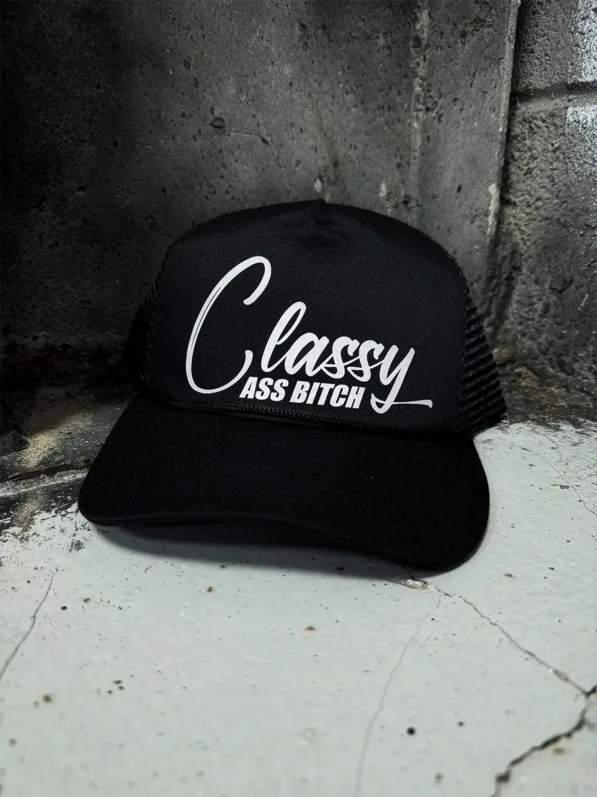 CLASSY CURVED BILL BLACK HAT